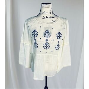 Magazine 100% Cotton Babydoll Enbroidered Top Women’s Medium Natural with Blue E